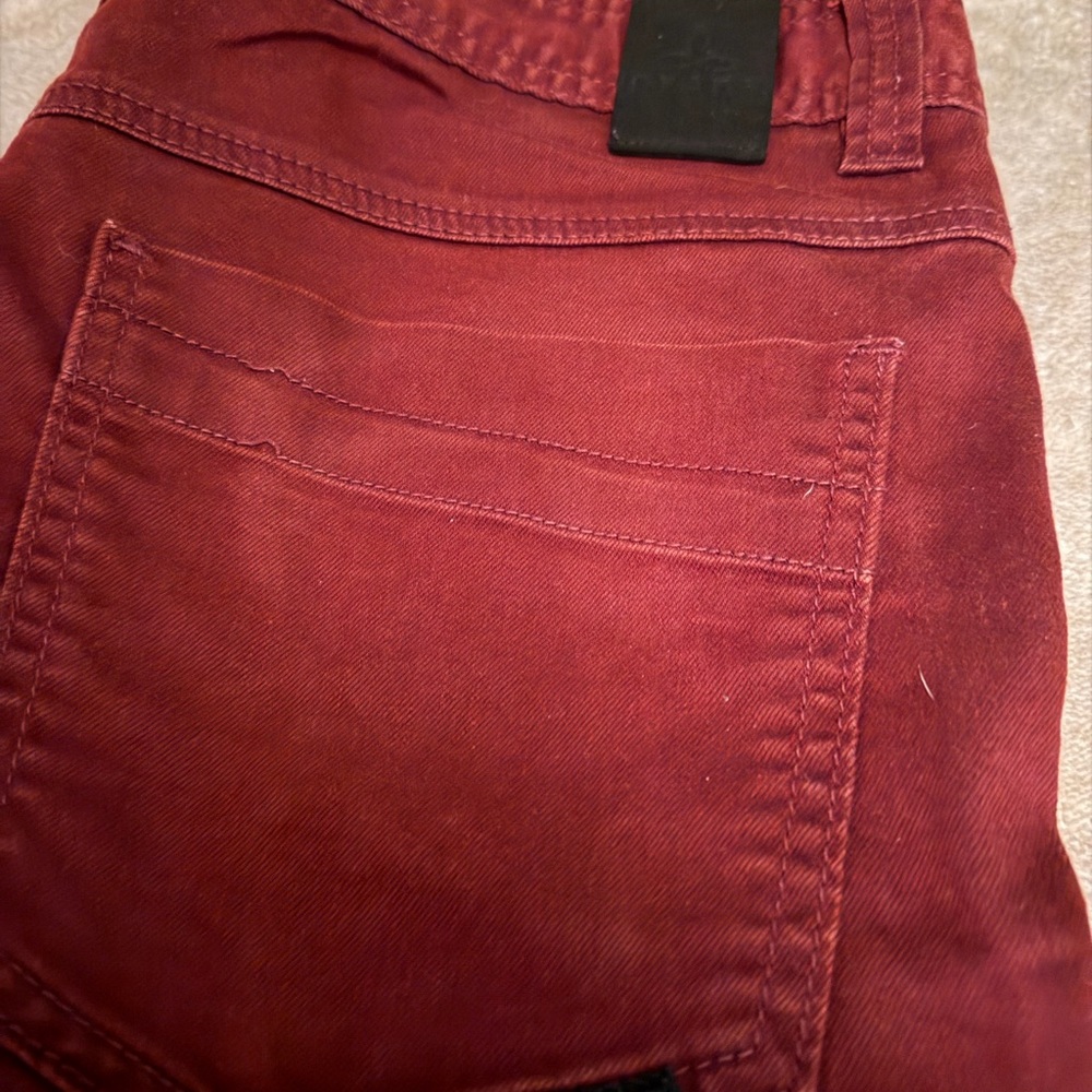 Men’s maroon Prana pant 34x32